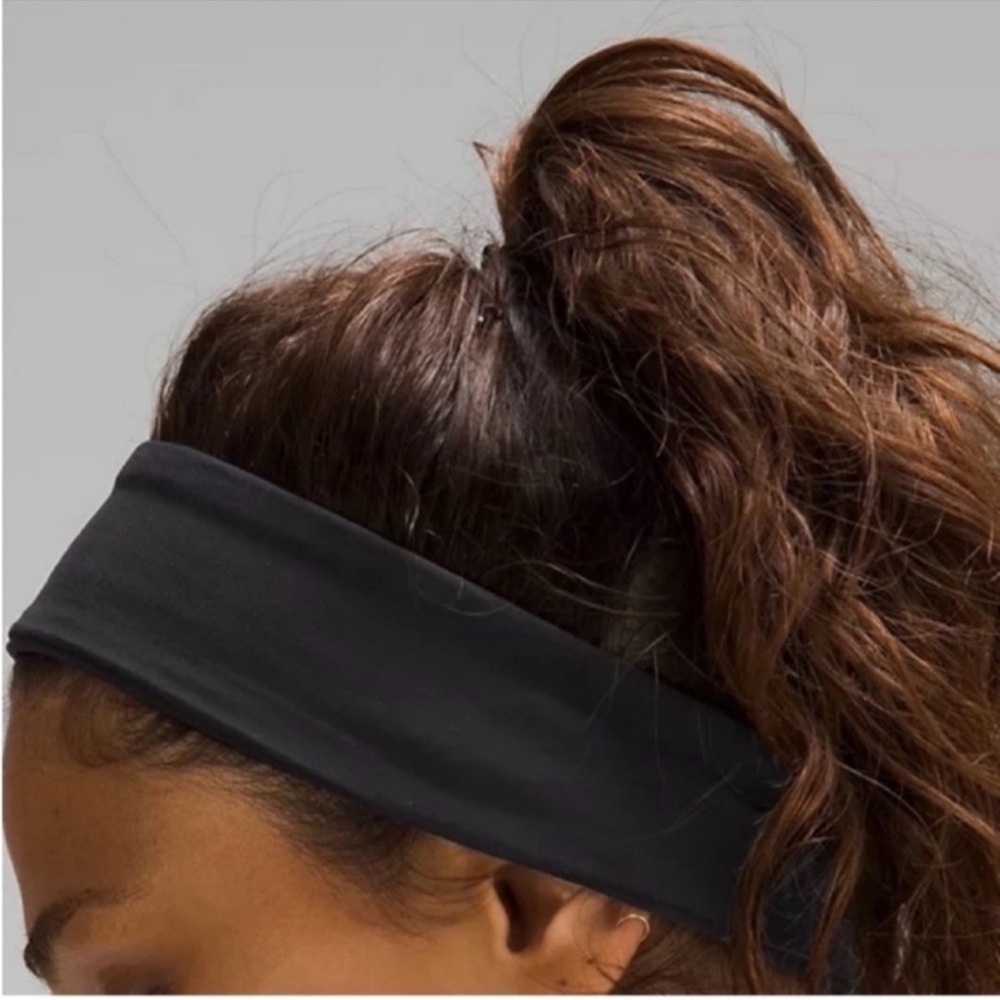 Lululemon Fly Away Tamer Headband in Black - Picture 3 of 13